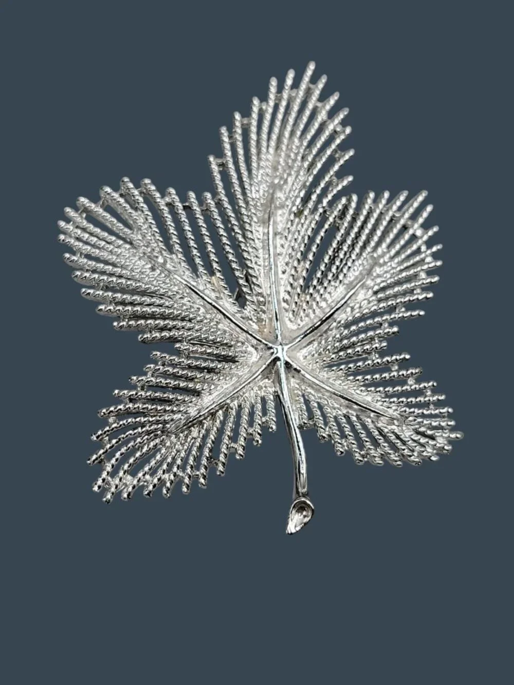 Vintage Sarah Coventry Large Maple Leaf Brooch Pin Open Metal Work Silver Tone